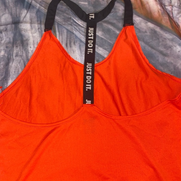 Nike tank - Picture 2 of 2